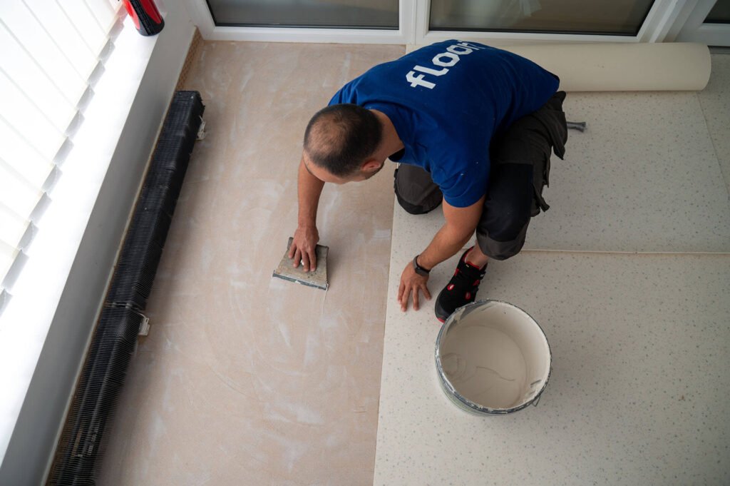 PVC grindų įrengimas grožio salone